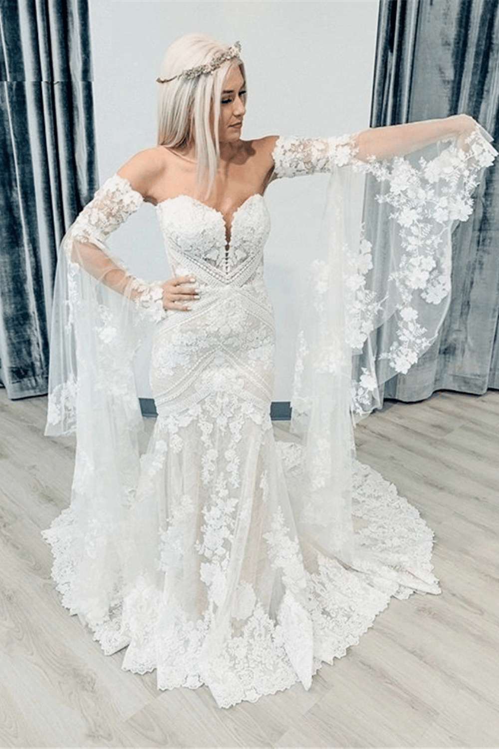 Abito da Sposa a Sirena con Maniche lunghe svasate | Paradiso Bohemien