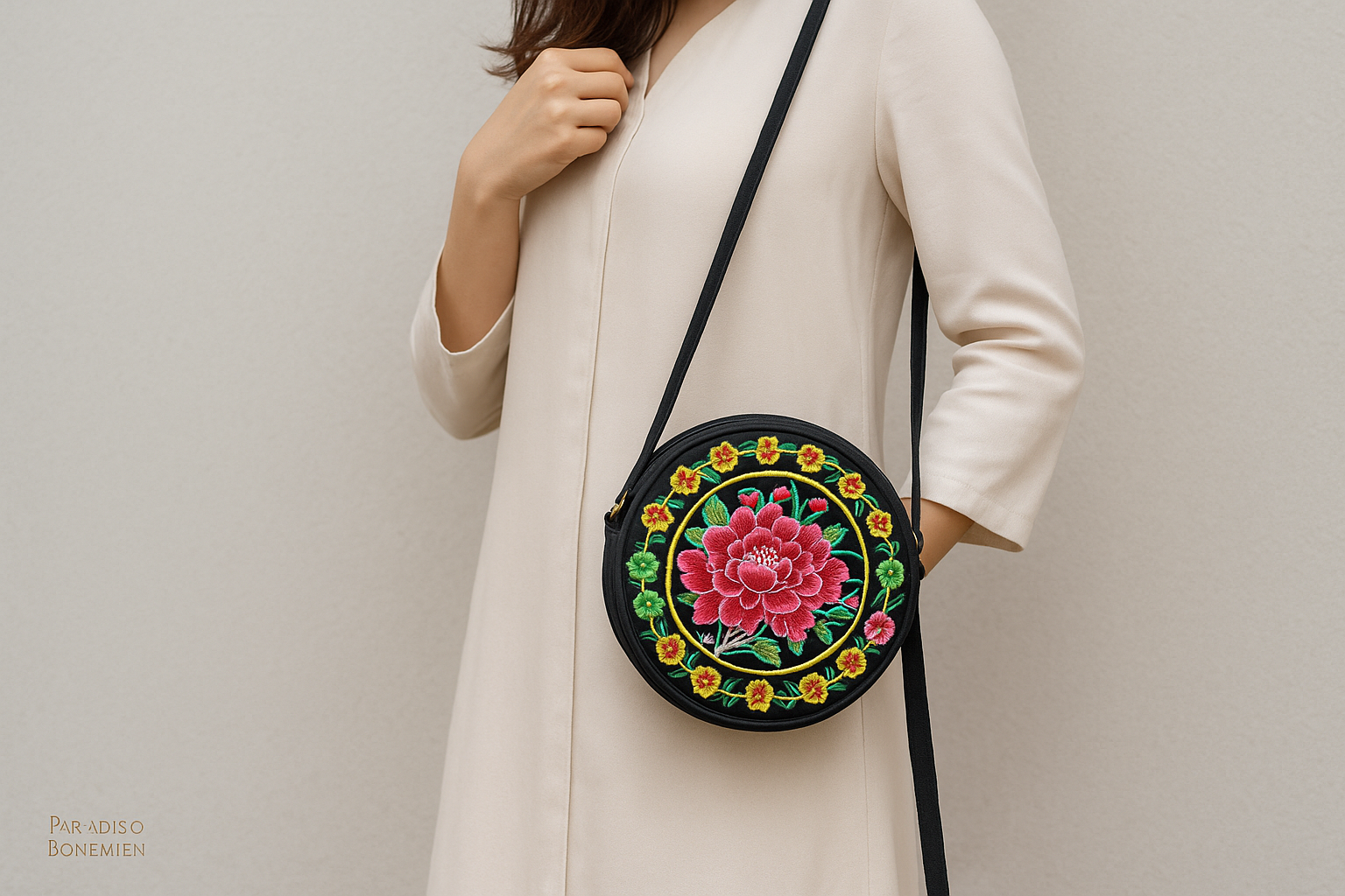 Borsa Ricamata Nera Elegante - Immagine Principale con Logo