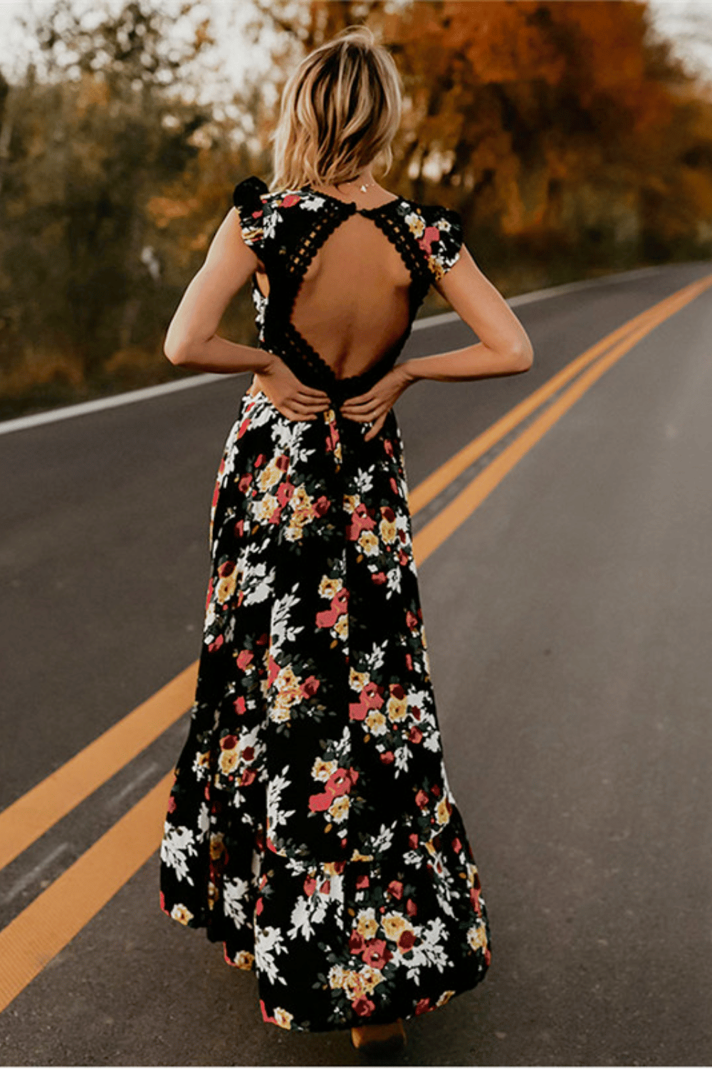 Vestito Corto Davanti e Lungo Dietro Nero con schiena scoperta | Paradiso Bohemien