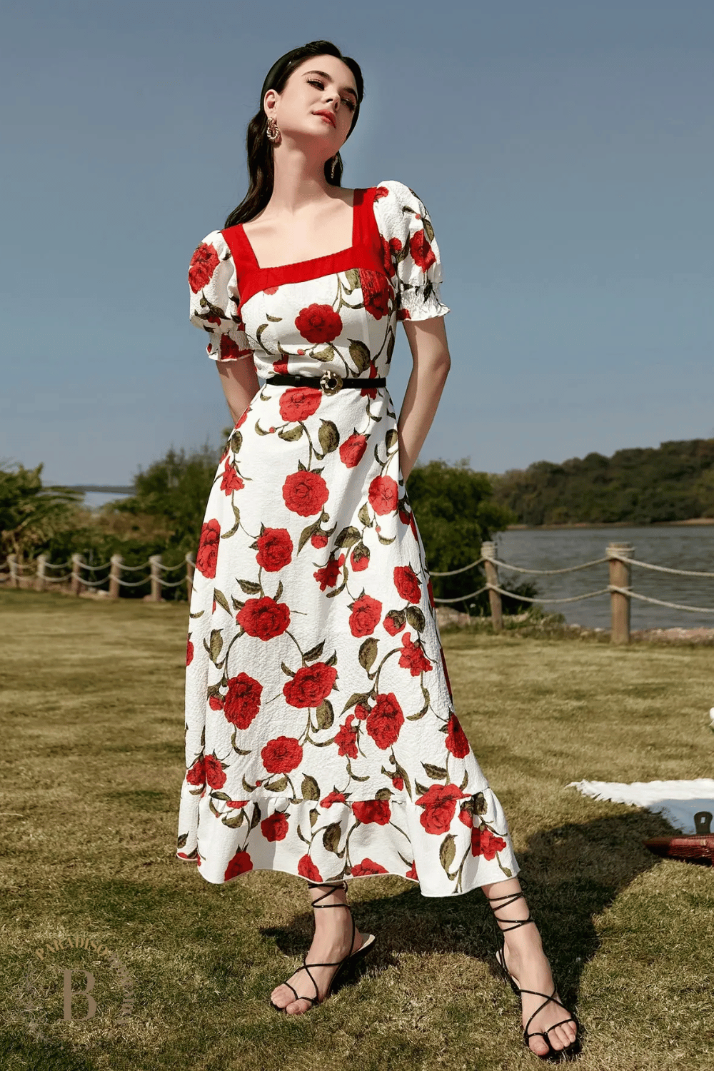 Abito Bianco Fiori Rossi | Paradiso Bohemien