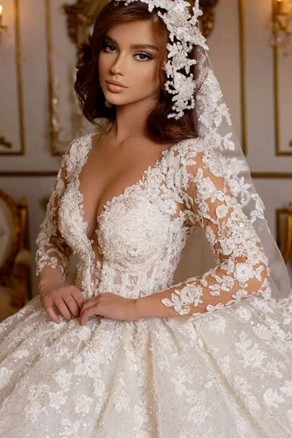 Abito da Sposa Principessa con Pizzo Elegante, scollo a V | Paradiso Bohemien