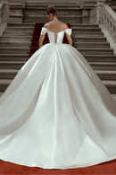 Abito da Sposa Principessa in Raso con con strascico ampio  | Paradiso Bohemien