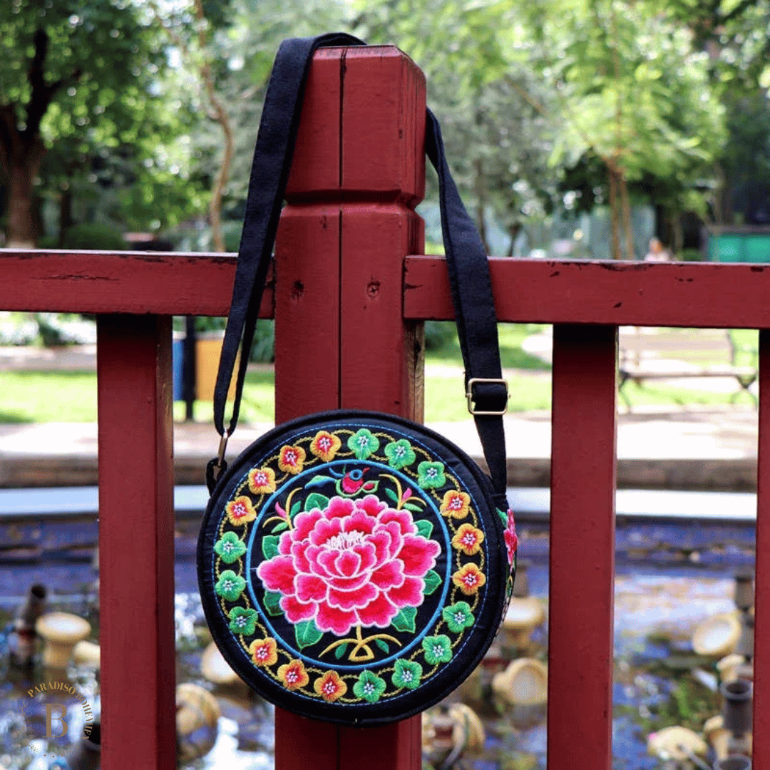 Borsa Ricamata Nera Artigianale - Accessorio Boho Etnico Fatto a Mano