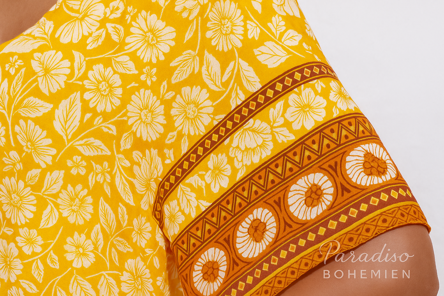 Dettaglio Motivo Floreale Giallo - Watermark Logo