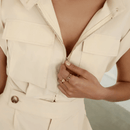 Tuta corta vista da vicino