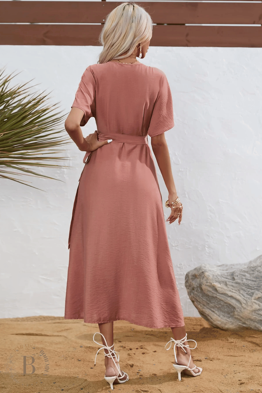 Vestito a Portafoglio Rosa in Stile Bohémien Chic | Paradiso Bohemien