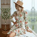 Abito Boho Chic Corto con Maniche Lunghe e Stampa Floreale | Paradiso Bohemien