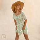Abito Country Chic Bianco e Verde con Maniche Corte e Gonfio | Paradiso Bohemien